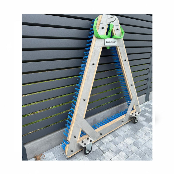 Tirangleborste för fotbollsplaner